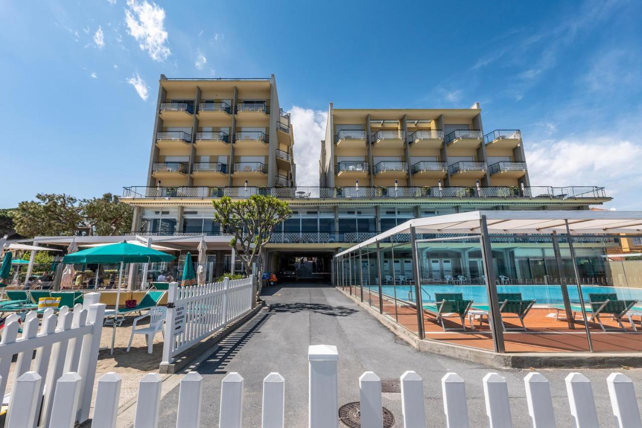 Hotel Bellevue Et Mediterranee Diano Marina Luaran gambar