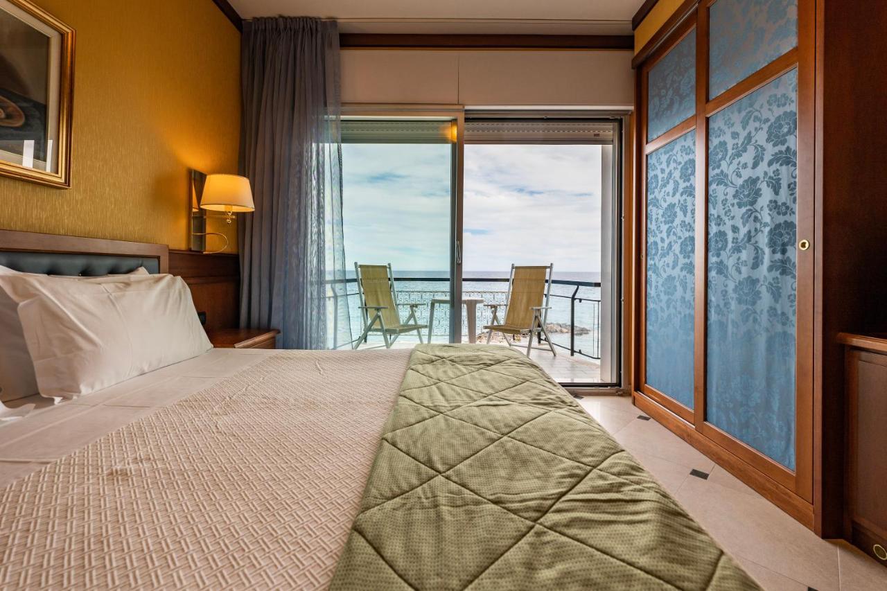 Hotel Bellevue Et Mediterranee Diano Marina Luaran gambar