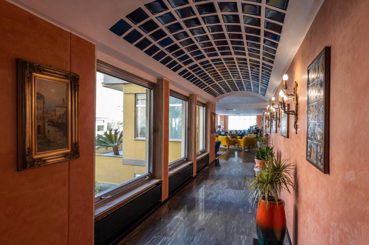 Hotel Bellevue Et Mediterranee Diano Marina Luaran gambar