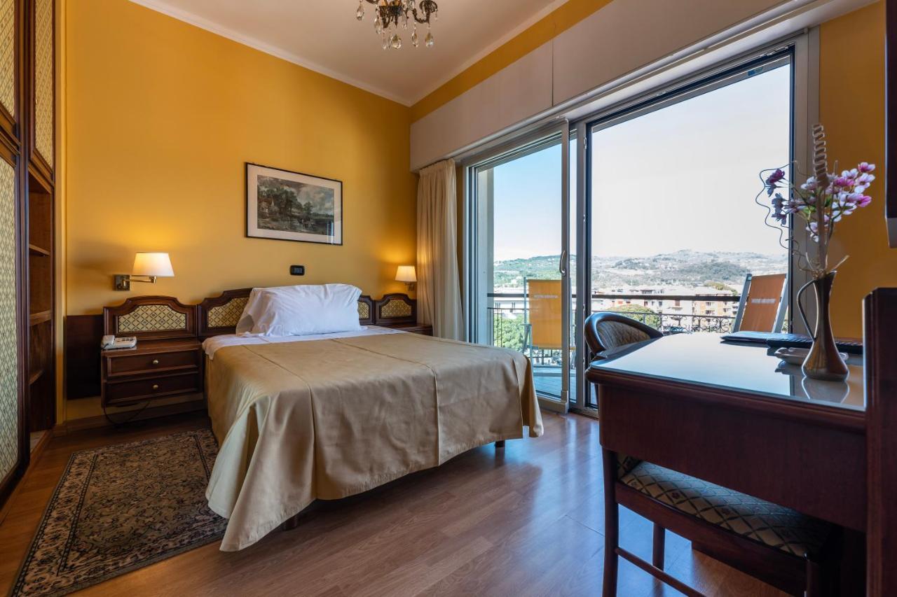 Hotel Bellevue Et Mediterranee Diano Marina Luaran gambar
