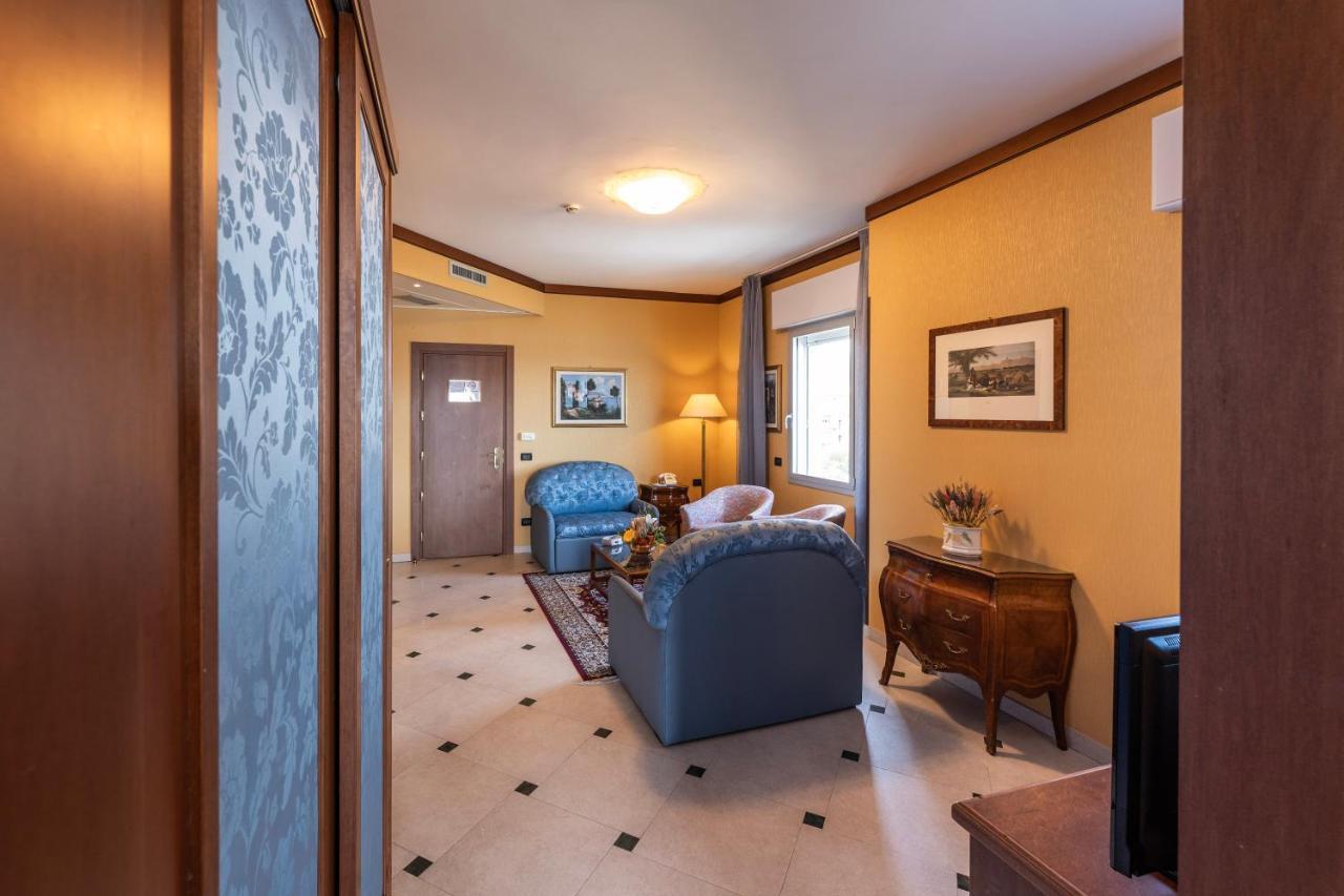 Hotel Bellevue Et Mediterranee Diano Marina Luaran gambar