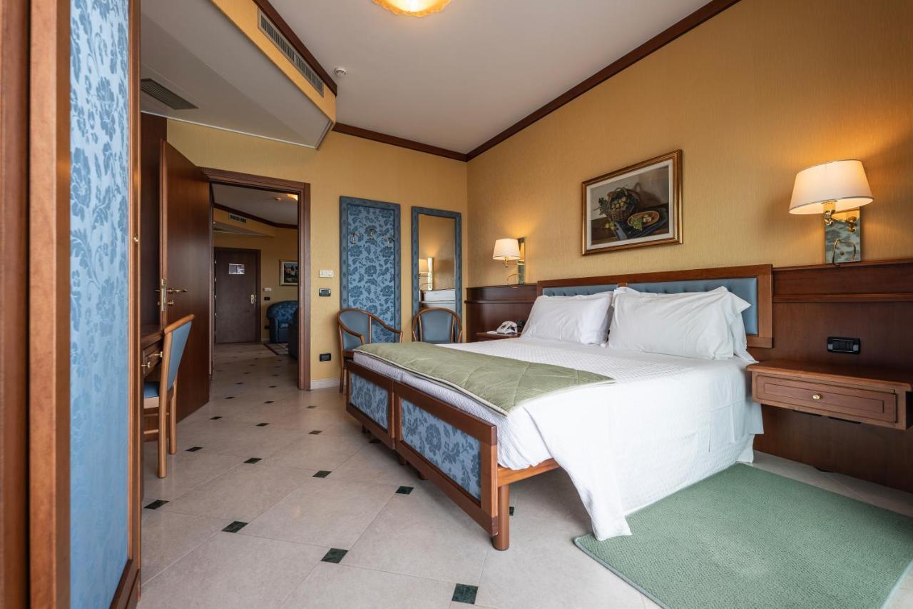 Hotel Bellevue Et Mediterranee Diano Marina Luaran gambar