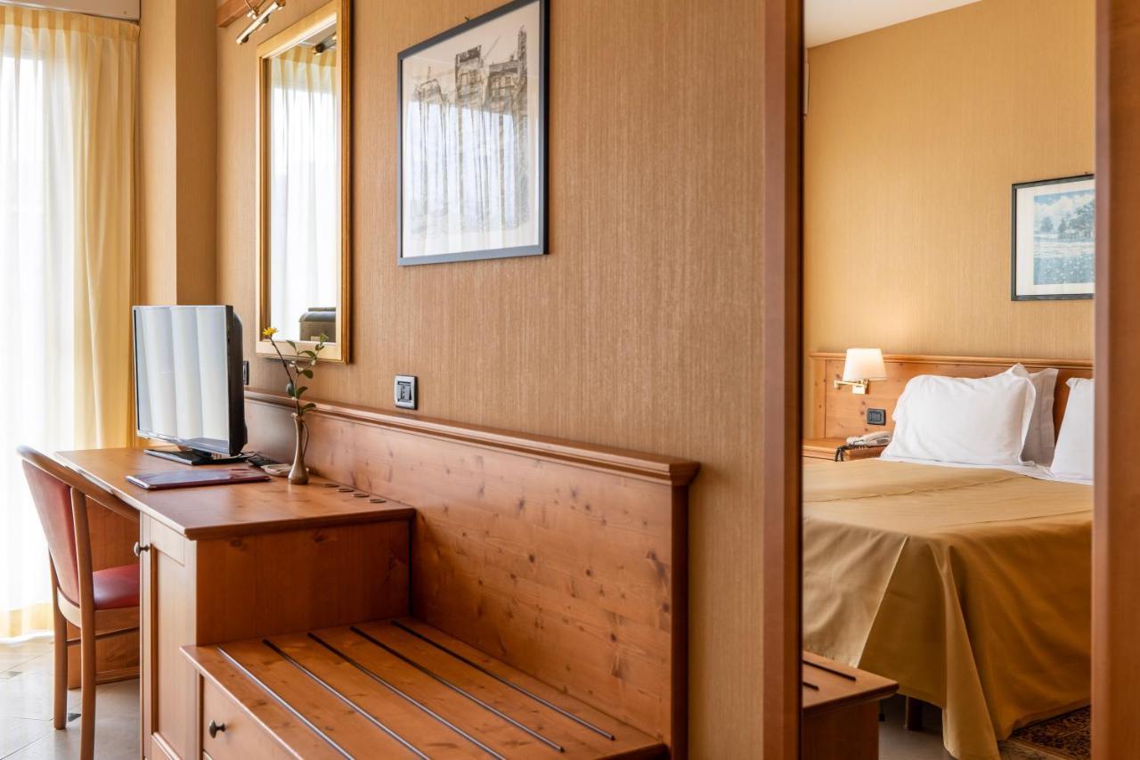 Hotel Bellevue Et Mediterranee Diano Marina Luaran gambar