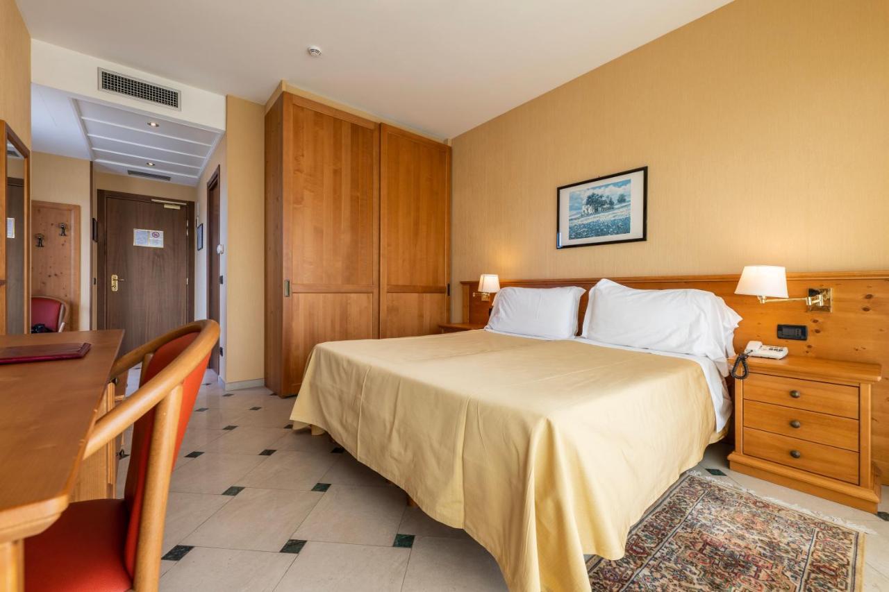 Hotel Bellevue Et Mediterranee Diano Marina Luaran gambar
