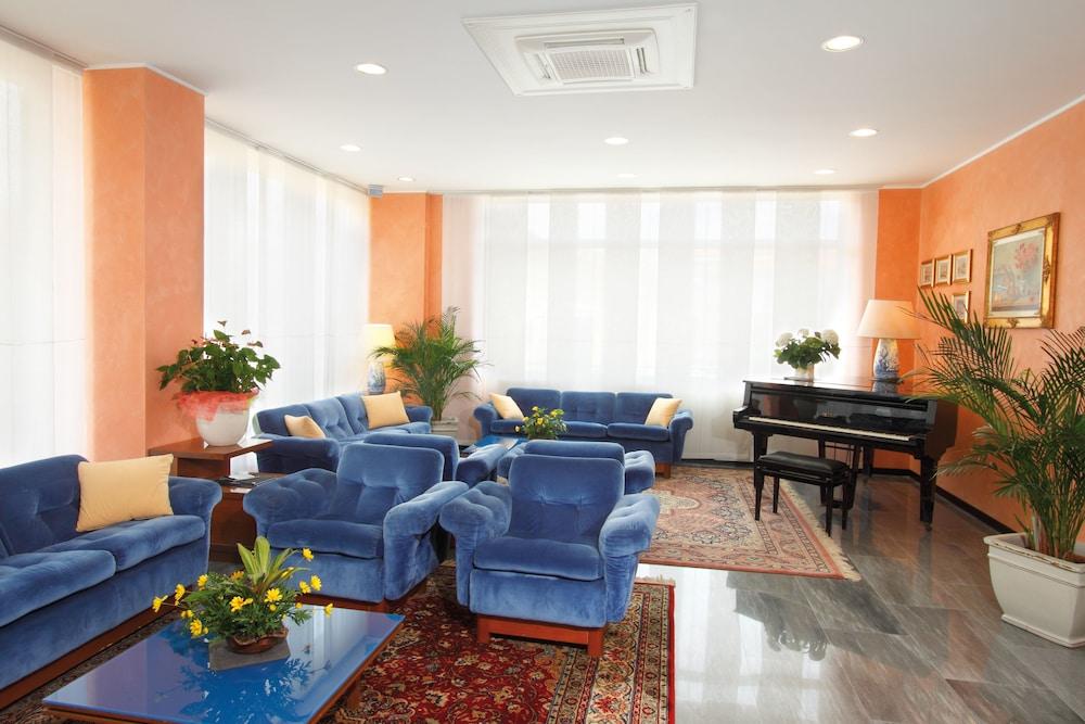 Hotel Bellevue Et Mediterranee Diano Marina Luaran gambar