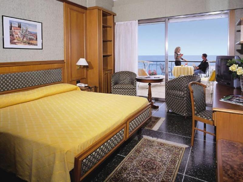 Hotel Bellevue Et Mediterranee Diano Marina Luaran gambar