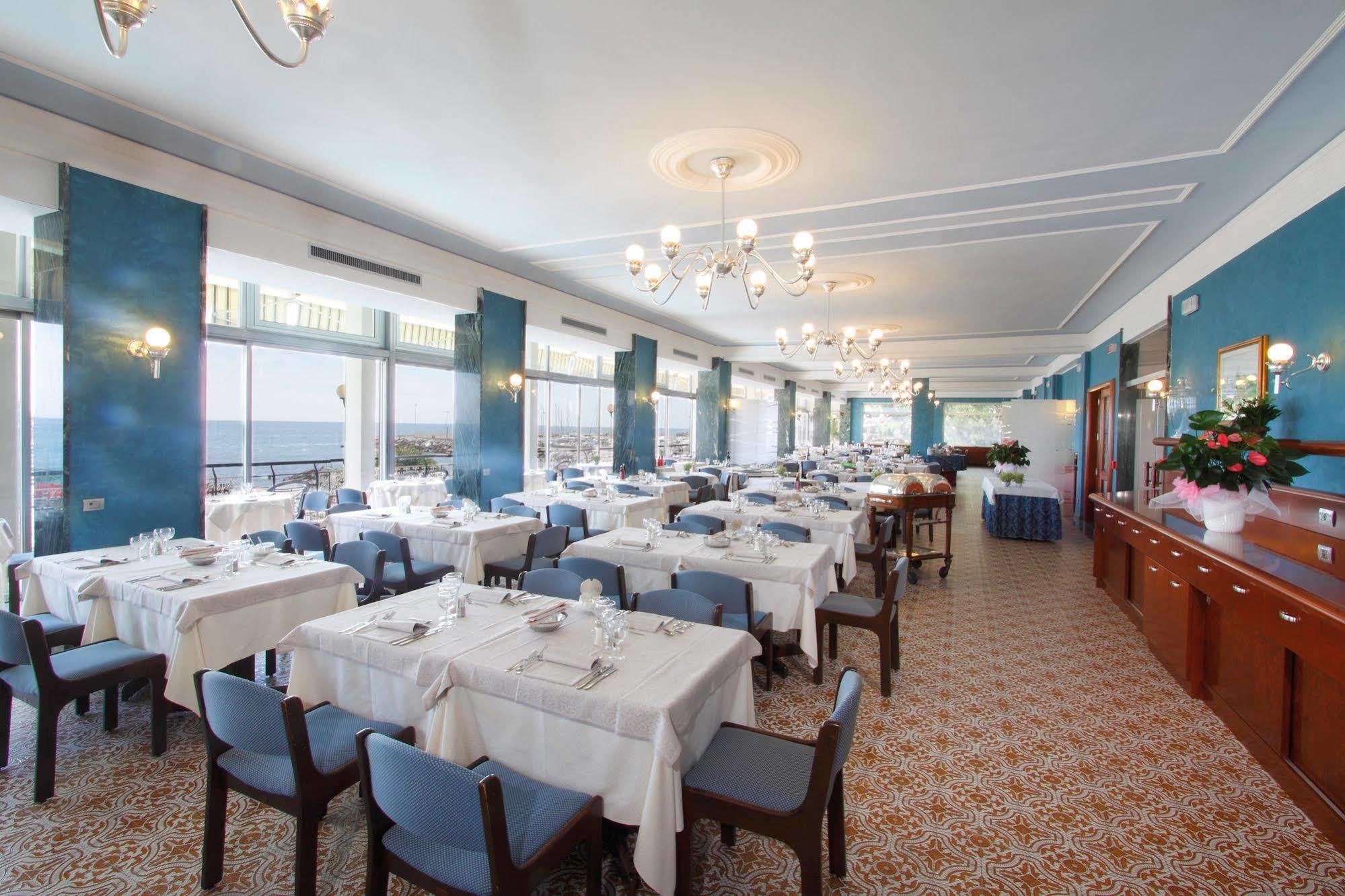 Hotel Bellevue Et Mediterranee Diano Marina Luaran gambar