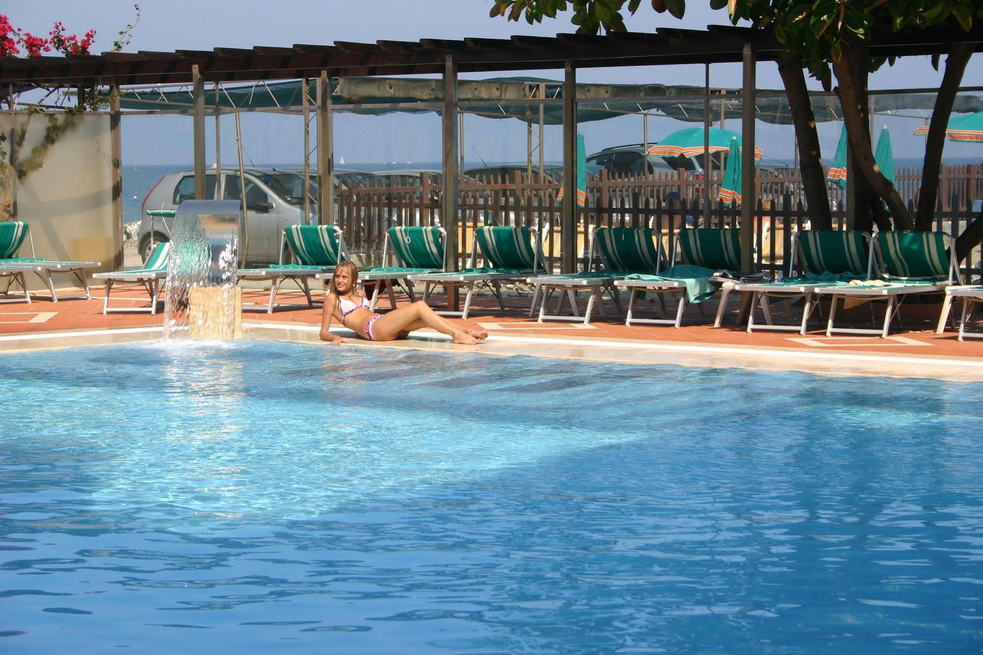 Hotel Bellevue Et Mediterranee Diano Marina Luaran gambar