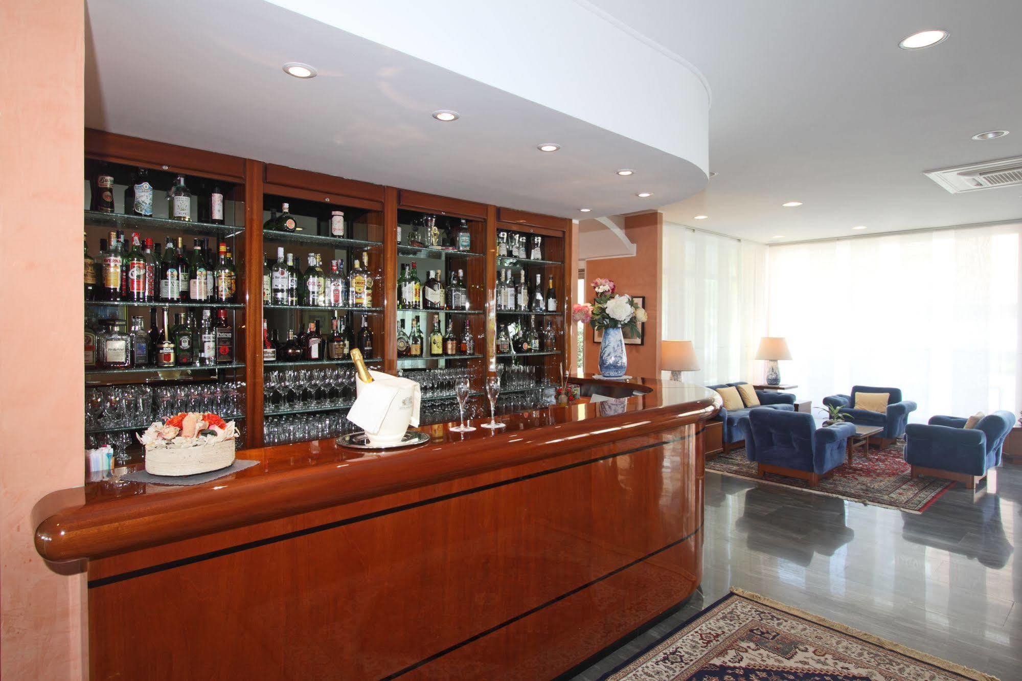 Hotel Bellevue Et Mediterranee Diano Marina Luaran gambar