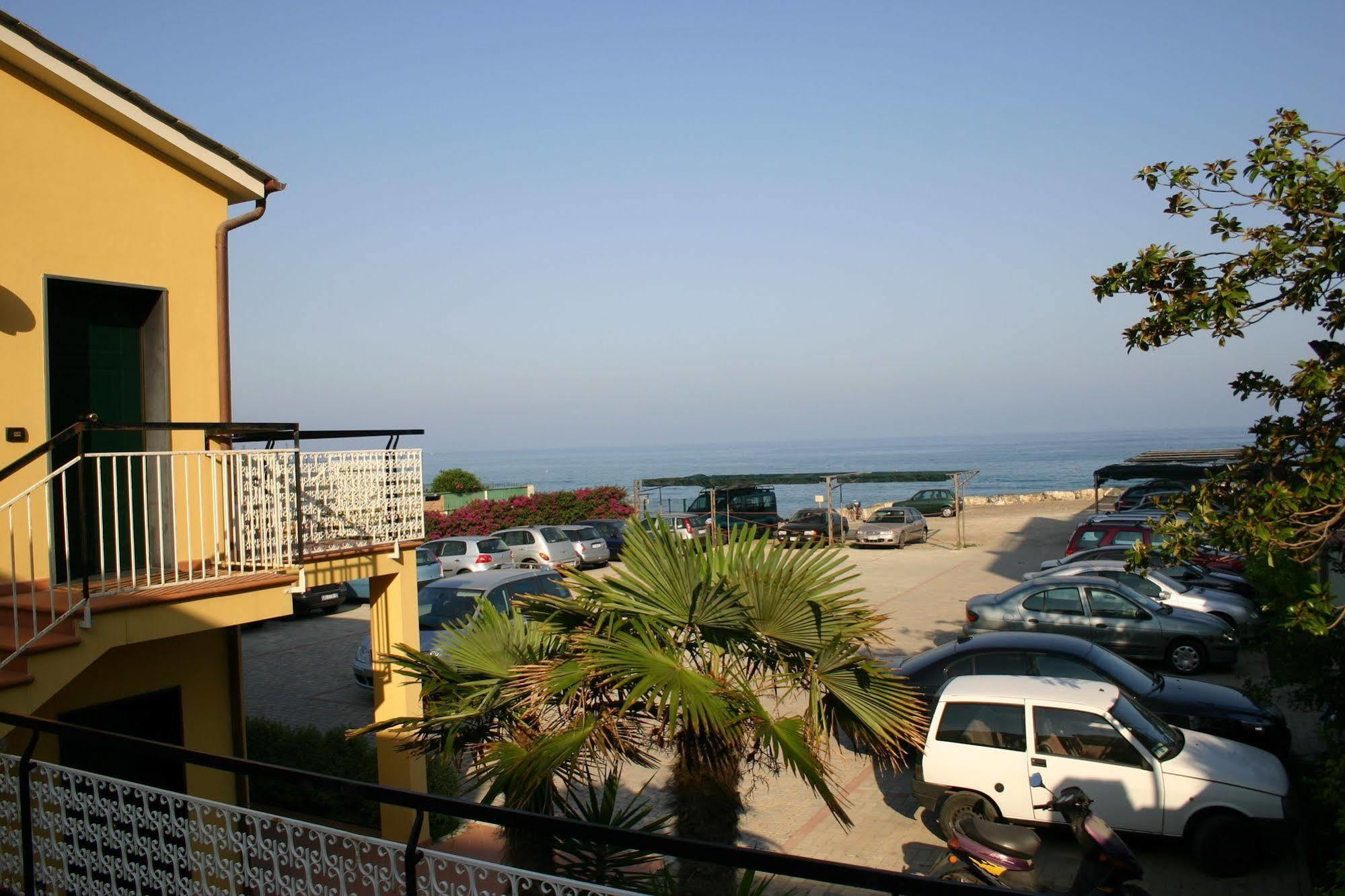 Hotel Bellevue Et Mediterranee Diano Marina Luaran gambar